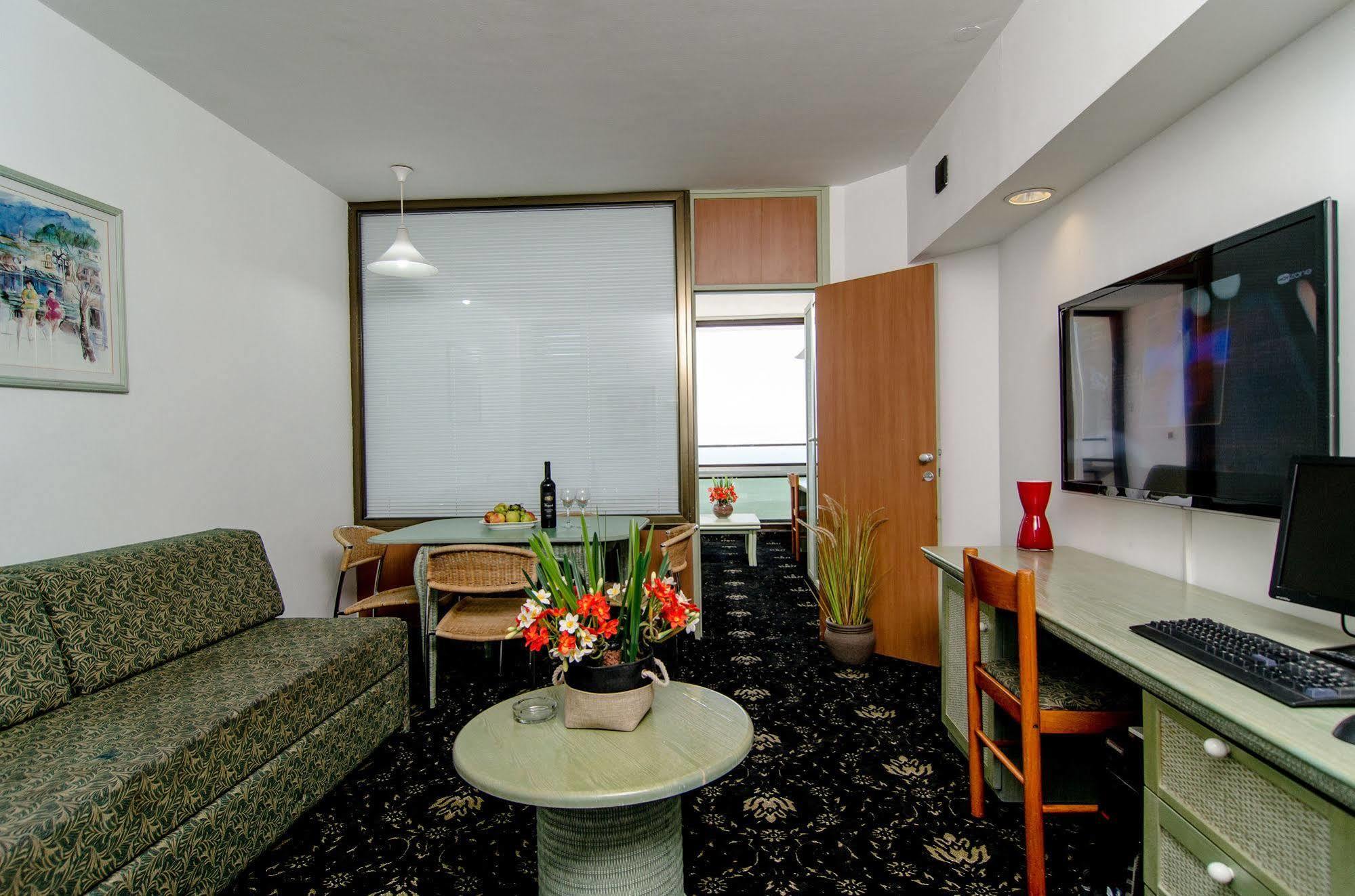 Club Hotel Tiberias - Suites Hotel Zewnętrze zdjęcie
